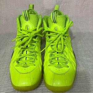 Nike Air Foamposite Pro Volt Size 7Y.